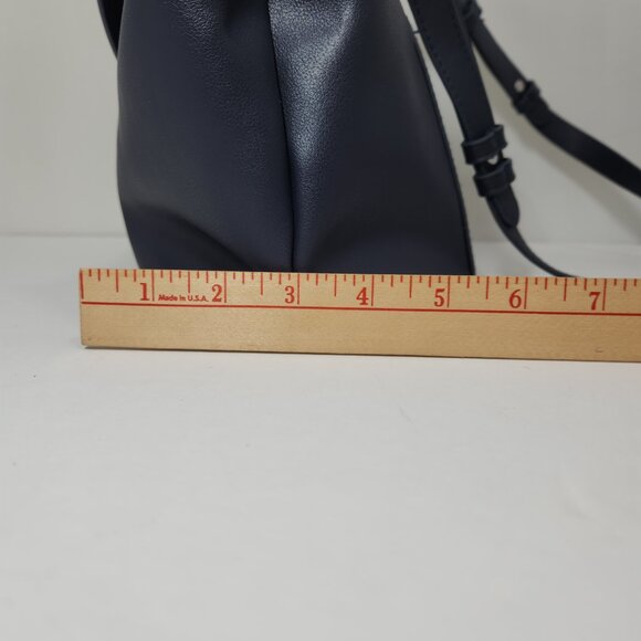 Laila Essence of Norway Geir Ness Women’s Navy Blue Faux Leather Crossbody Bag - Picture 11 of 16